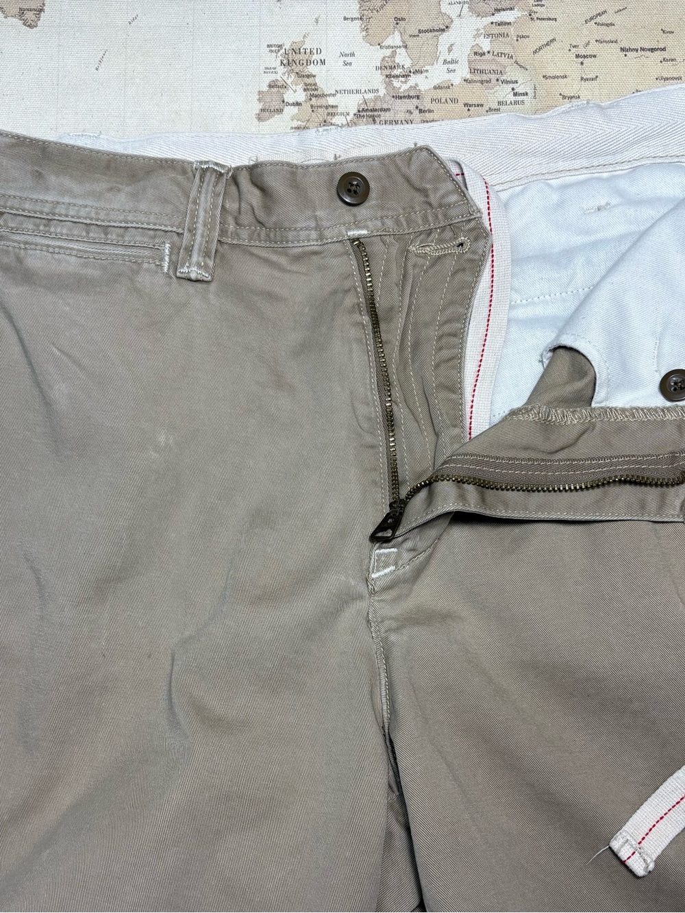 Polo Ralph Lauren•Chino Style•Shorts•Khaki•Flat Front•5 Pocket•Sz 34•Drawstring - Picture 9 of 16